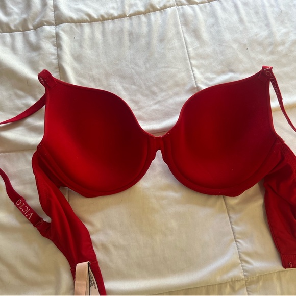 Victoria Secret Bra - Picture 3 of 6